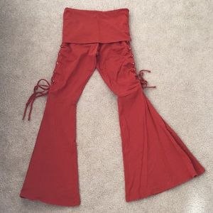 Bell bottom side tie yoga pants